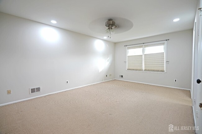 Building Photo - 19 Wetherhill Way