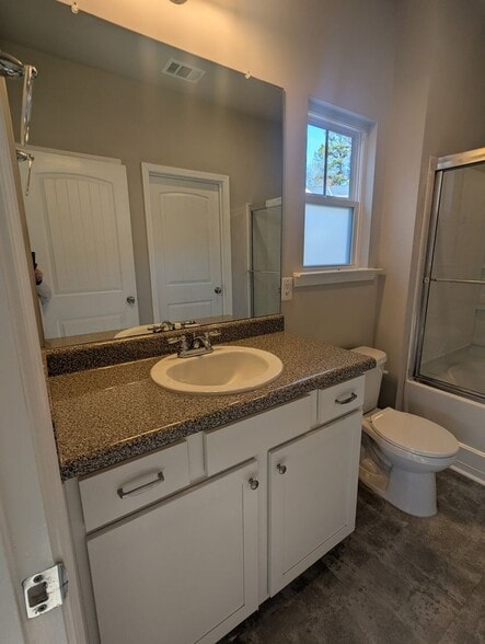 Building Photo - 385 Orchard Ln