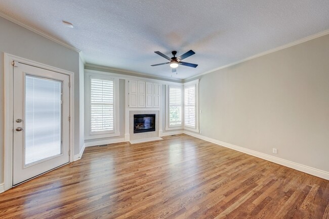 Building Photo - {14400} Somerset Brooke + Beautifully Updated Throughout + Finished Walk Out Basement + Fenced Yard