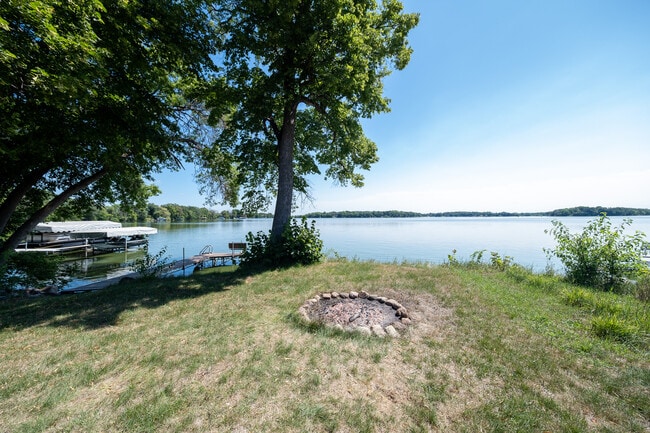 Building Photo - 24075 W Cedar Lake Dr