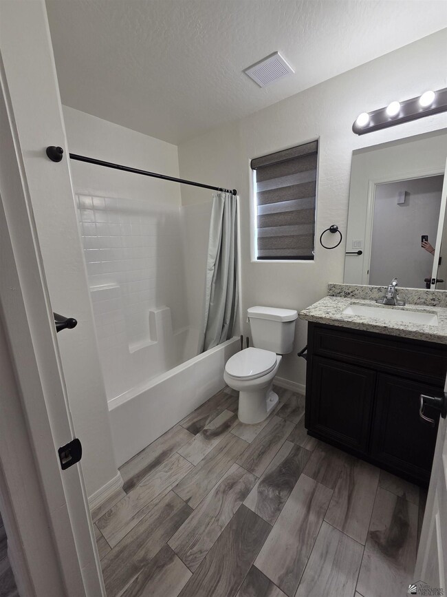 Building Photo - 3874 Santa Sophia St