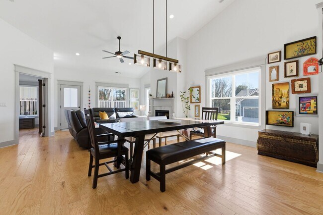 Building Photo - Modern & Fully-Furnished 3-Bedroom Home in Arden with Utilities Included