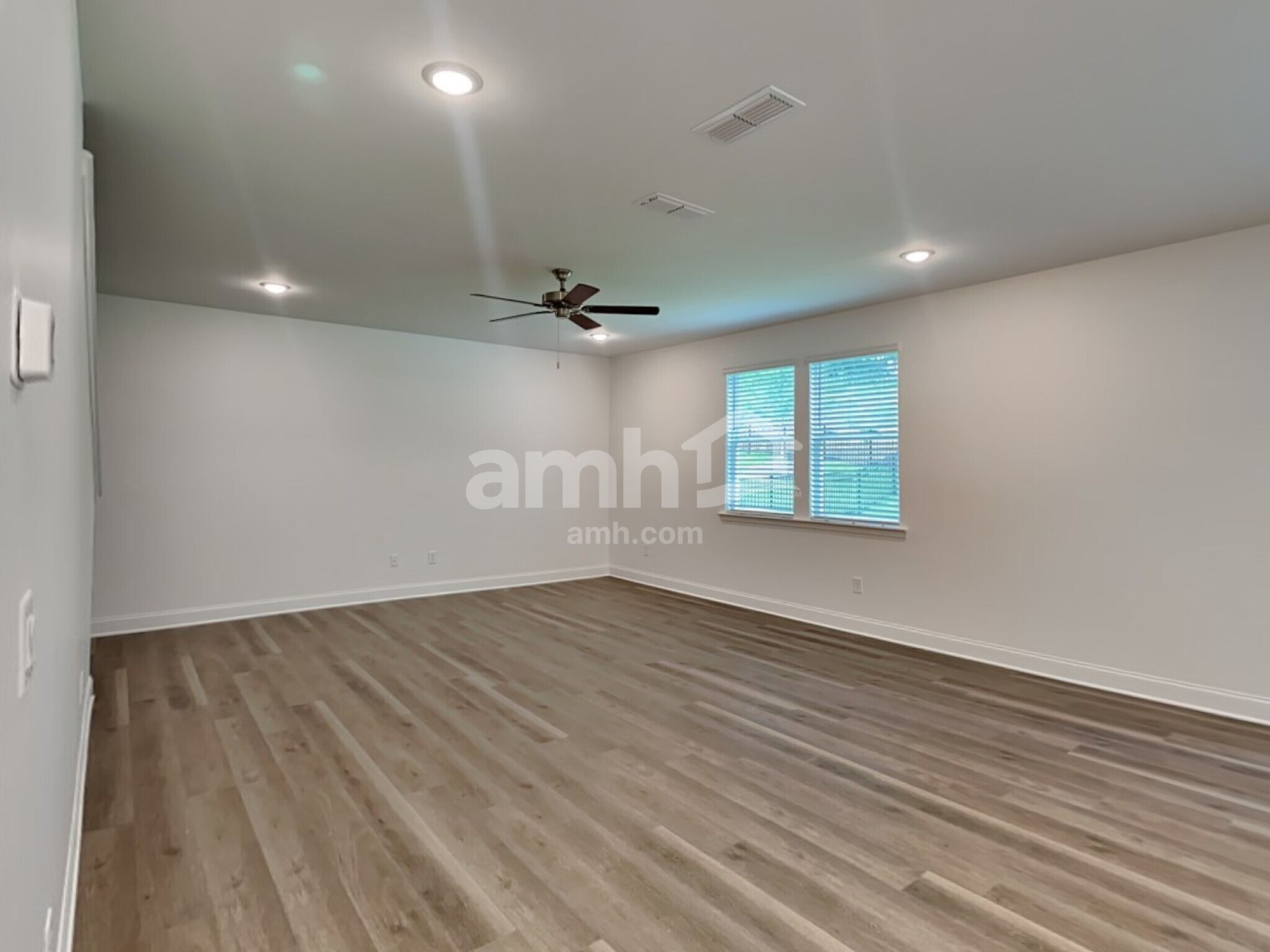 Building Photo - 1555 Soapstone Rd