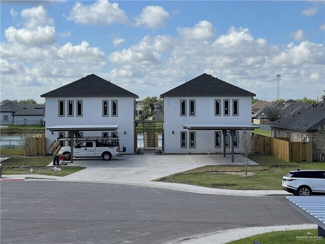 Building Photo - 12 Israel E Ave