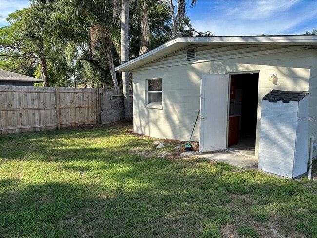 Building Photo - 2002 20th St W