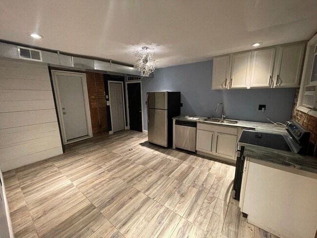 Building Photo - CASS D APARTMENTS-516 Kirby