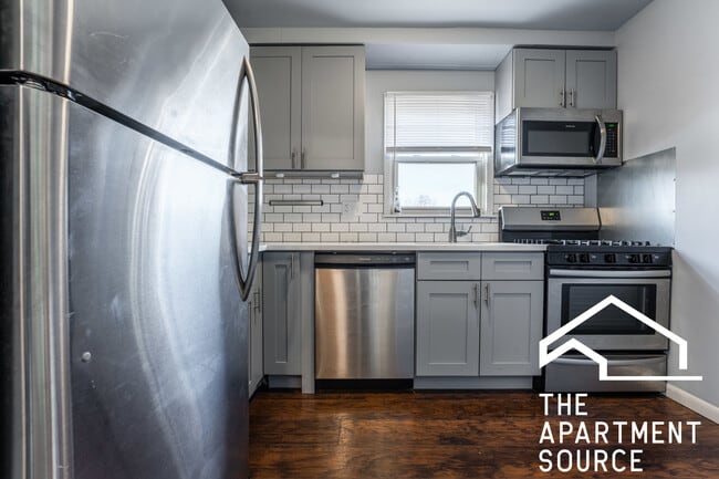 Building Photo - 7319 N Rogers Ave