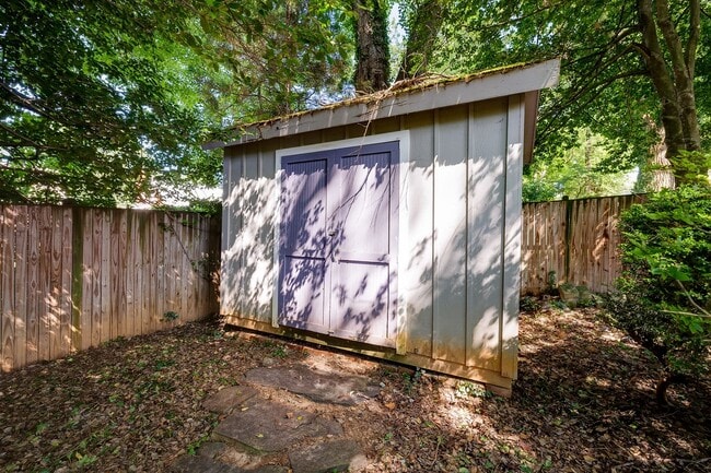 Building Photo - Charming 1930s Stone & Brick Cottage Near ...