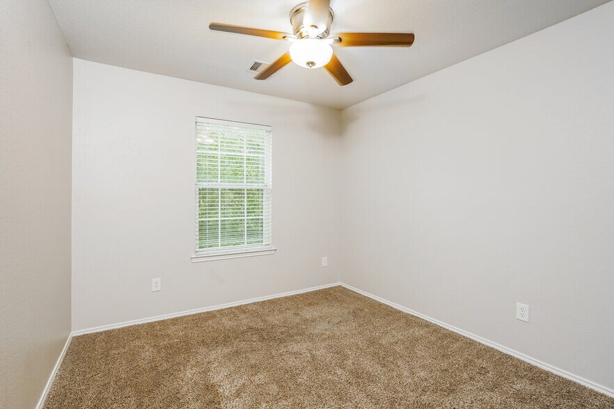 Building Photo - 20318 Clydesdale Ridge Dr