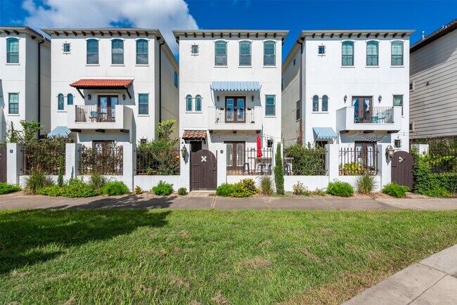 Primary Photo - 905 W 22nd St