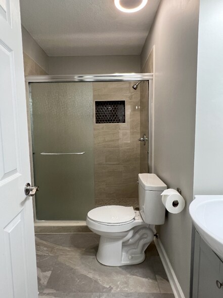 Building Photo - 7271 Sandy Creek Dr