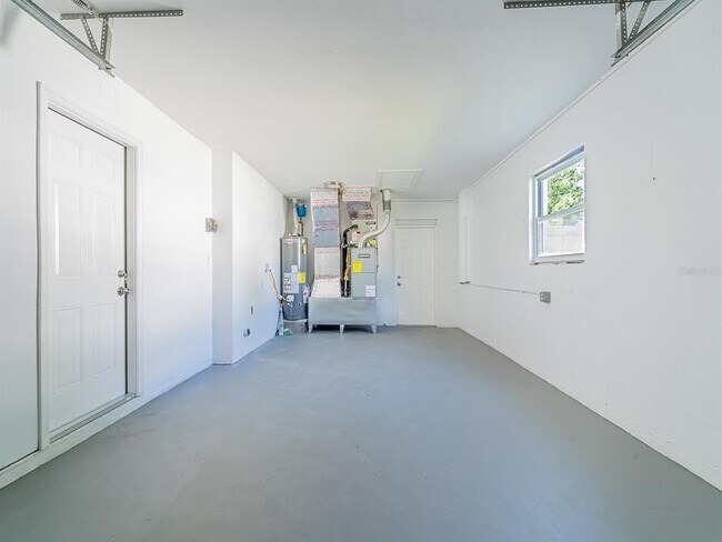 Building Photo - 352 79th Ave NE