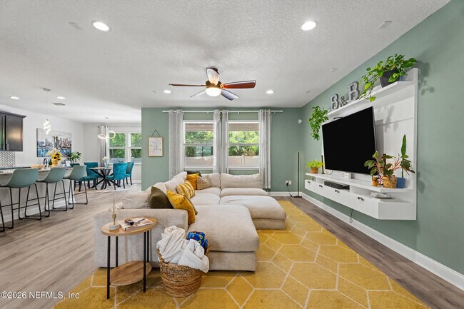 Building Photo - 12647 Julington Oaks Dr