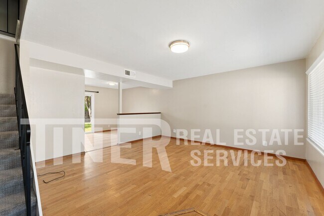 Building Photo - 6167 Oakgreen Cir