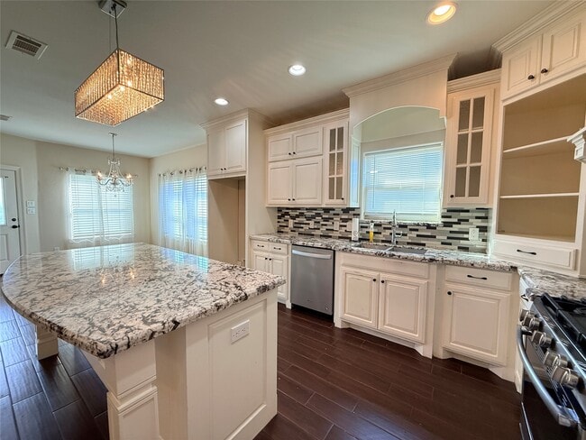 Building Photo - 4410 Sequoia Dr