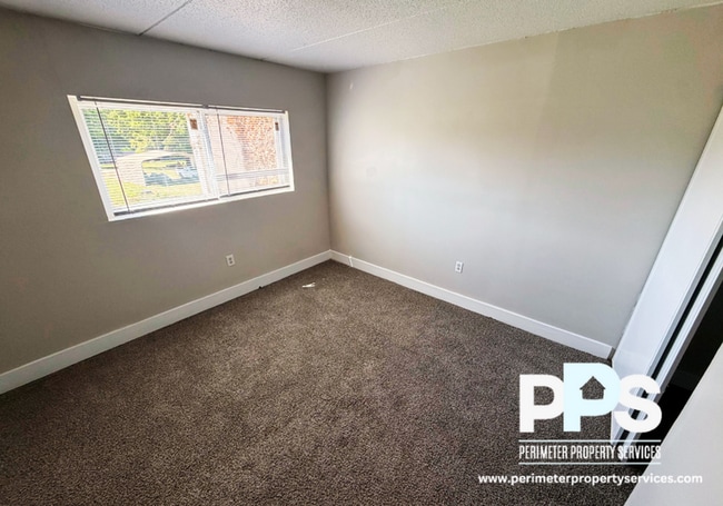 Building Photo - 1040 Sandtown Rd SW