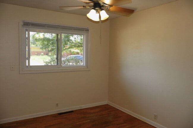 Building Photo - Character, Comfort, and Convenience on Wes...