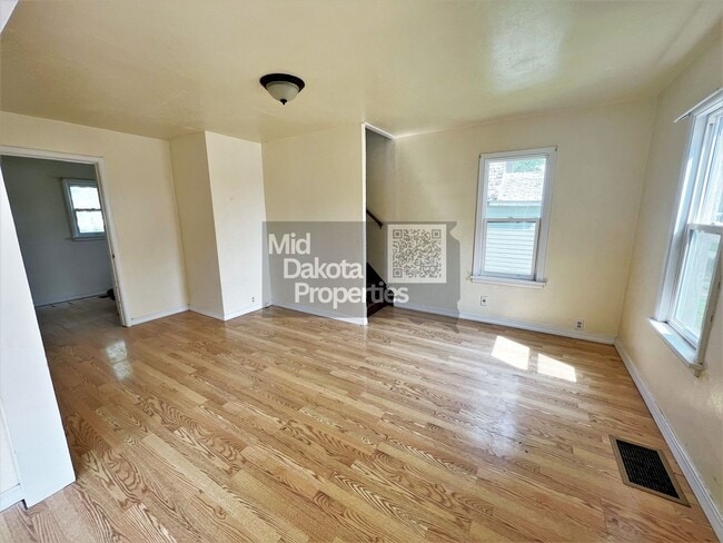 Building Photo - 403 S 1st- 3 bedroom house in Parkston