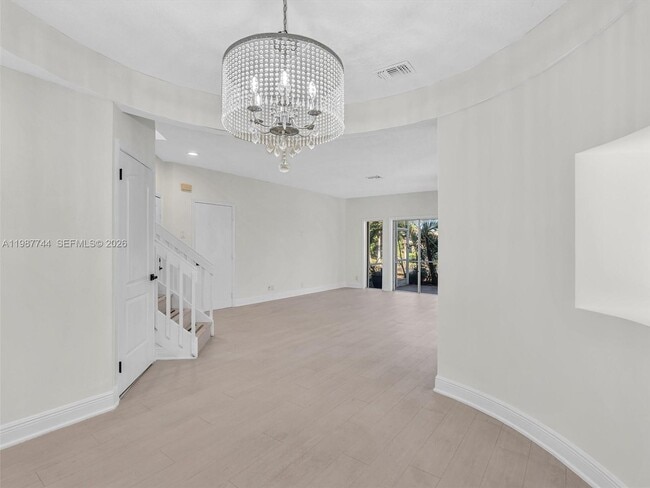 Building Photo - 11407 Lakeview Dr