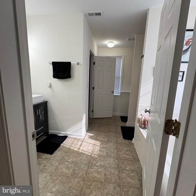Building Photo - 629 Welsh Dr