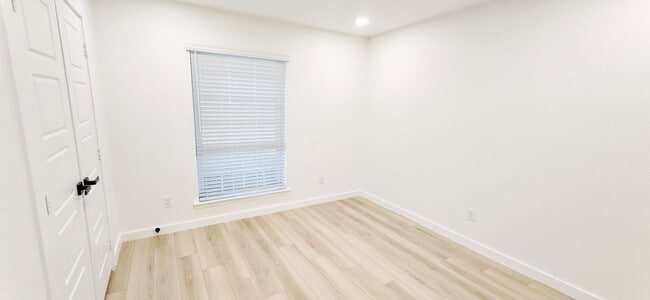 Building Photo - 1607 Centenary Dr