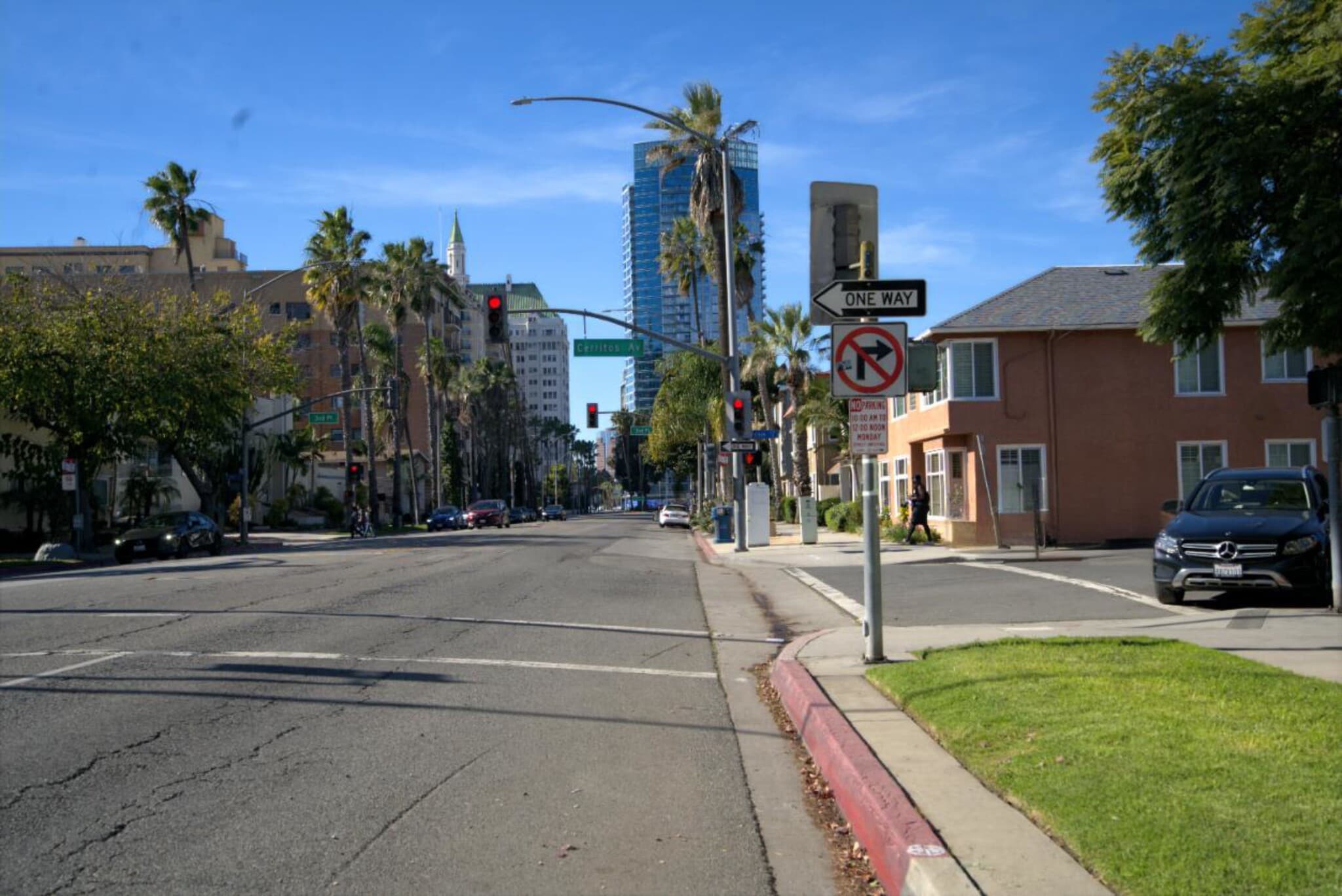 Walking distance to downtown - 1123 E Ocean Blvd