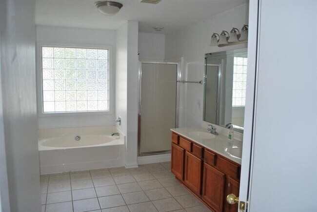 Building Photo - 3285 Keithshire Way