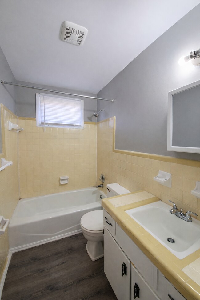 Building Photo - Tandy Drive Apartments