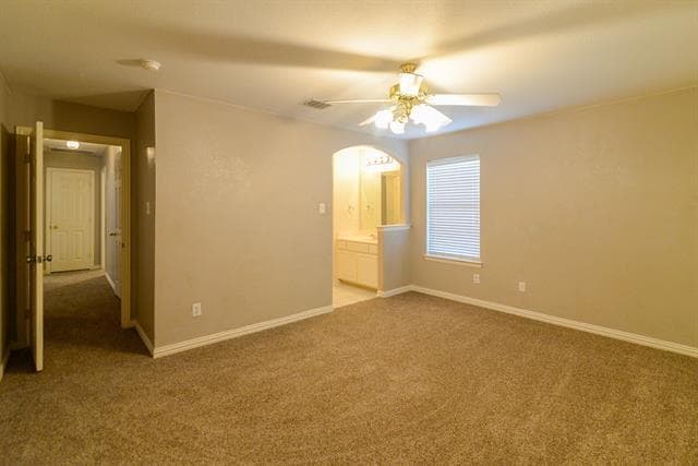 Building Photo - 9605 Pinehurst Dr