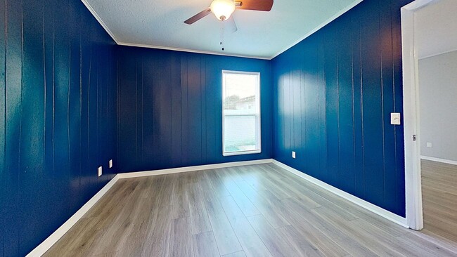 Building Photo - MOVE IN SPECIAL $500 OFF FIRST MONTH!! Beach Living at it's Best!  Two Bedroom/One Bath Ground Fl...