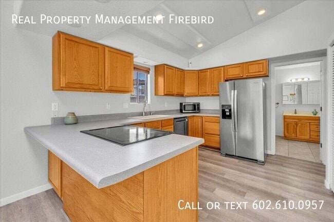 Building Photo - 548 E Palo Verde St