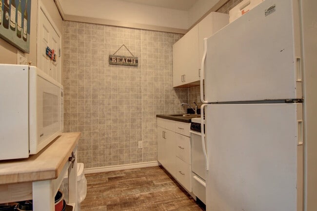 Building Photo - 704 Island Retreat Ct