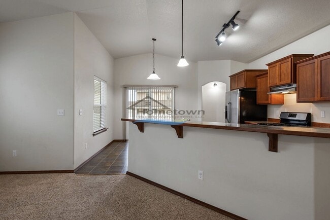 Building Photo - Stunning 3 Bedroom 2 Bath Home in The Landings!