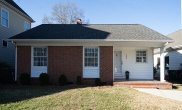Building Photo - Cotswold  3 bed, 2bath brick ranch