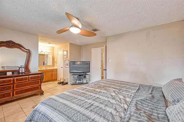 Building Photo - 21631 Park Villa Dr