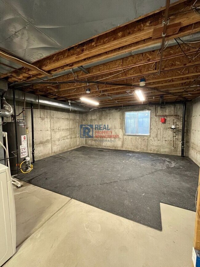 Building Photo - 12996 S Carson Ct