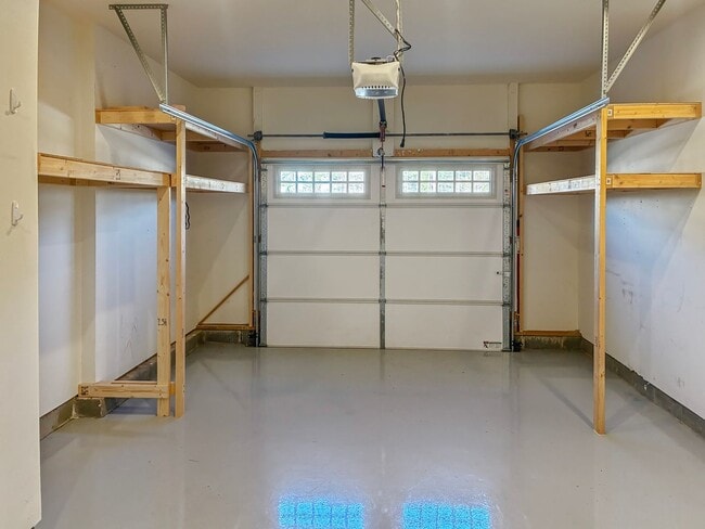 Building Photo - 4 Bedroom, 3.5 Bathroom in Magnolia Green