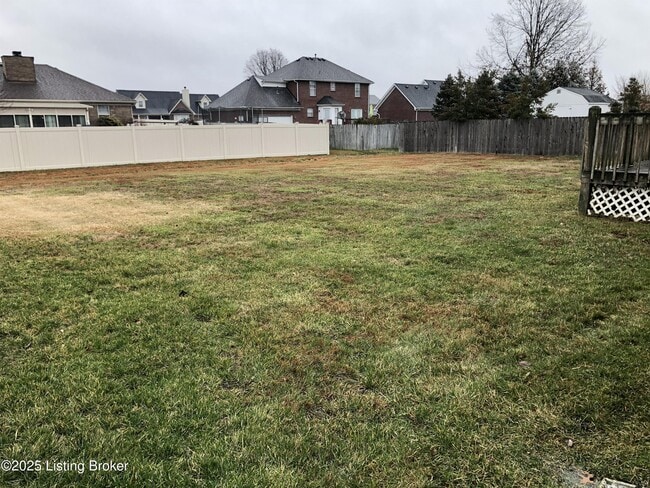 Building Photo - 576 Circle Valley Dr