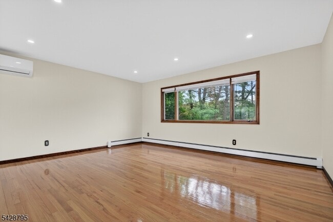 Building Photo - 97 Sipp Ave