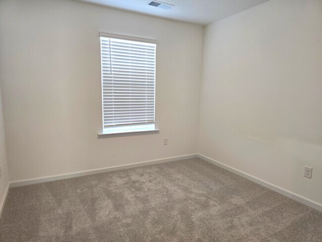 Building Photo - 1816 Pheasant Trce Cir