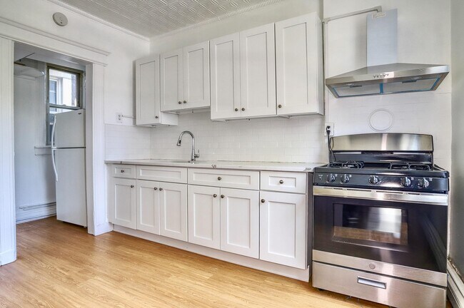 Primary Photo - 64 Liberty Pl