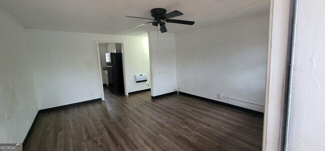 Building Photo - 122 Molette St