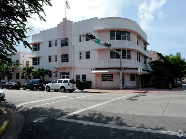 Primary Photo - York Towers