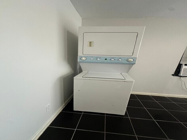 Building Photo - 4108 Whirlaway Dr