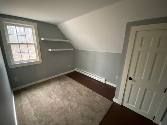 Building Photo - 55 Montague Rd