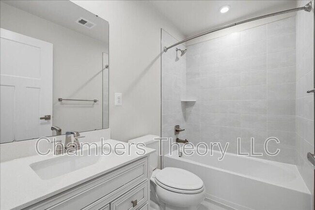 Building Photo - 4322 Ellipse Ter