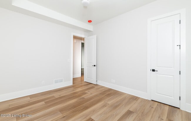 Building Photo - 6100 Passionflower Dr