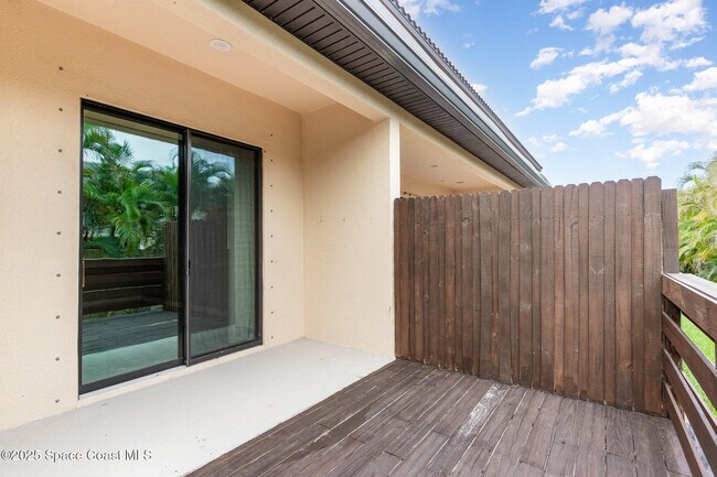 Building Photo - 735 Lanai Cir