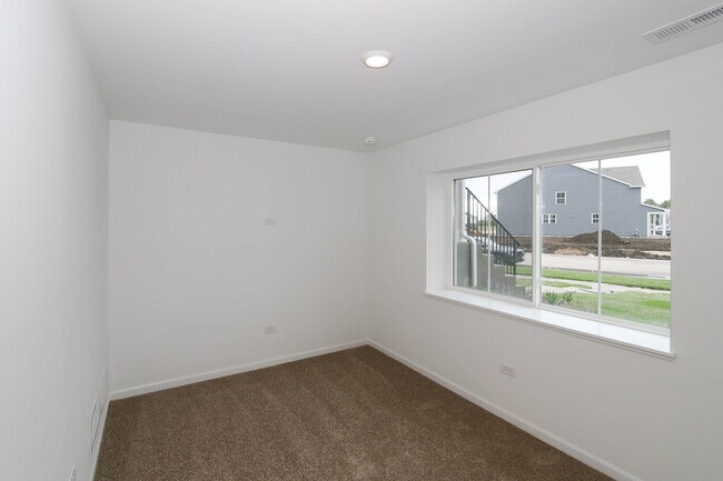 Building Photo - 2244 Stonegate Rd