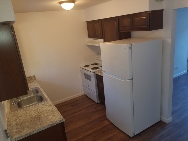 Building Photo - 2 Bed, 1 Bath Townhouse next to NAU!! Stud...